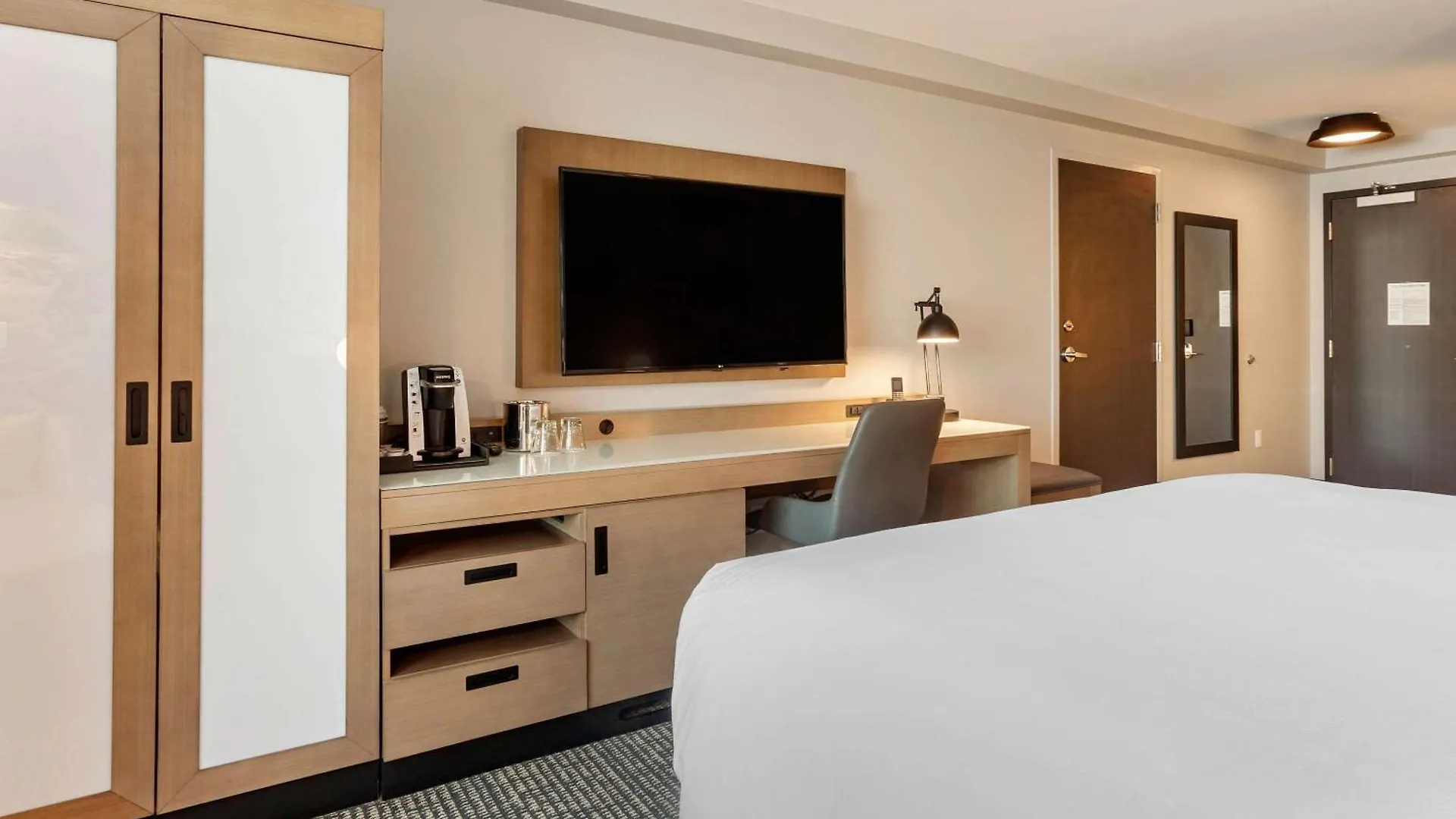 Cambria Downtown Phoenix Convention & Airport Hotel