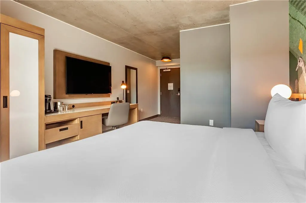 Cambria Downtown Phoenix Convention & Airport Hotel