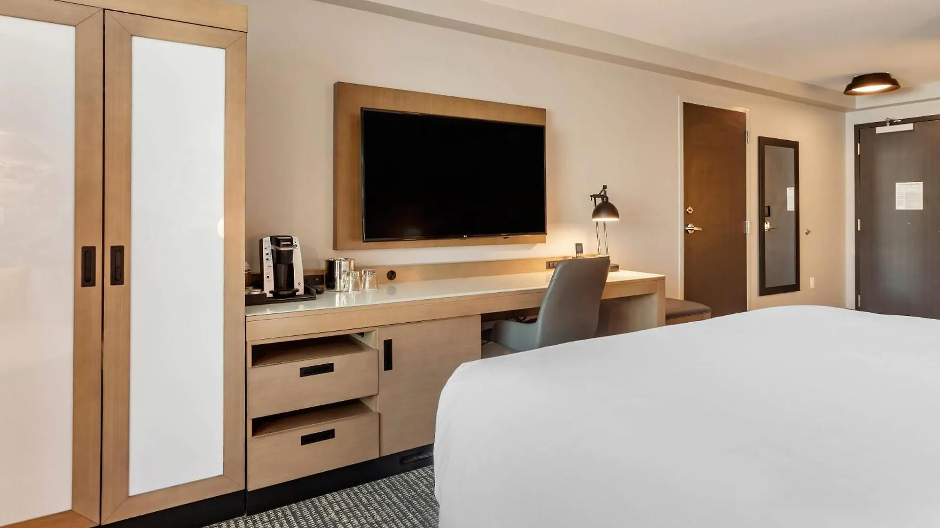 Cambria Downtown Phoenix Convention & Airport Hotel