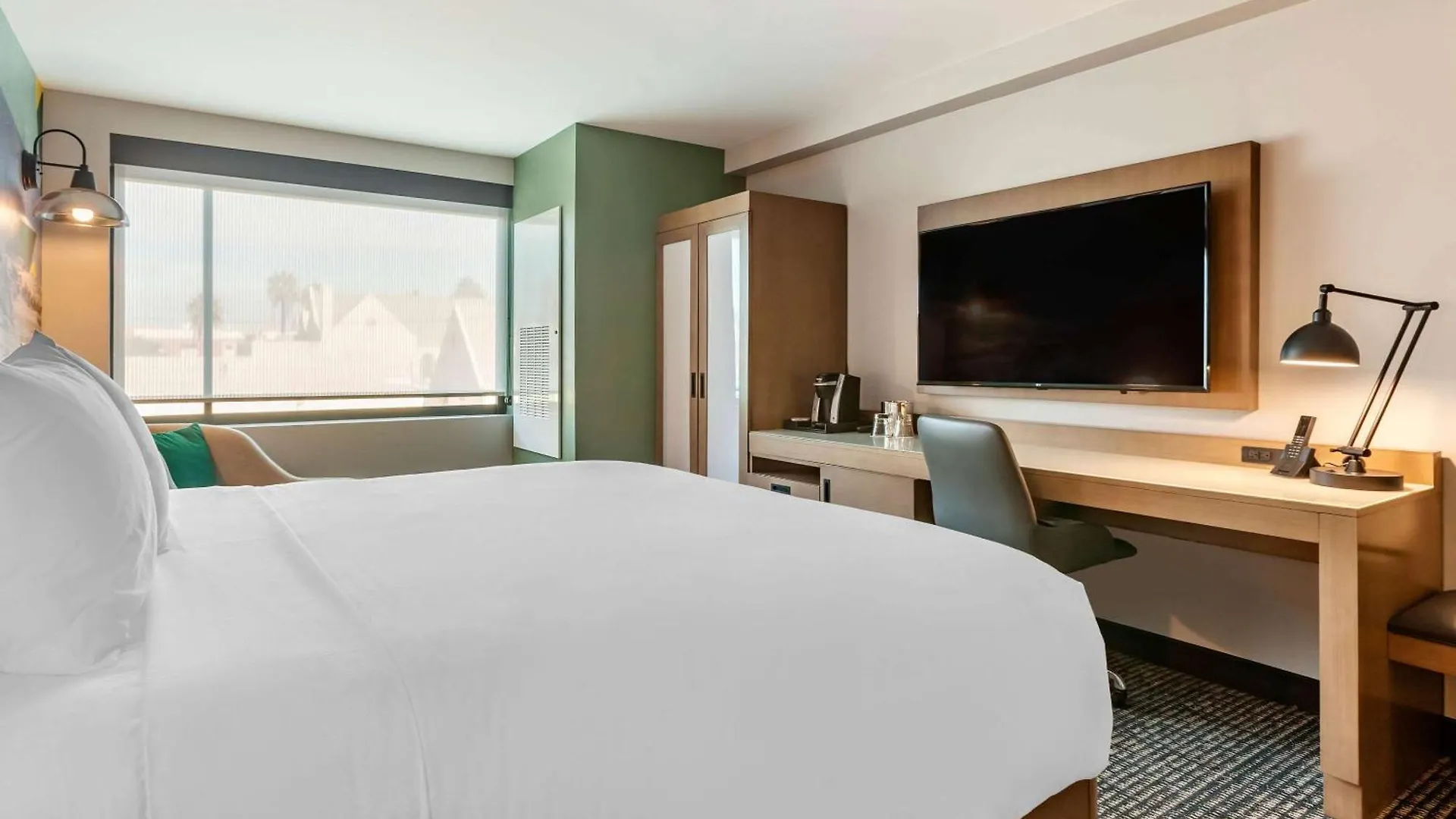 Cambria Downtown Phoenix Convention & Airport Hotel