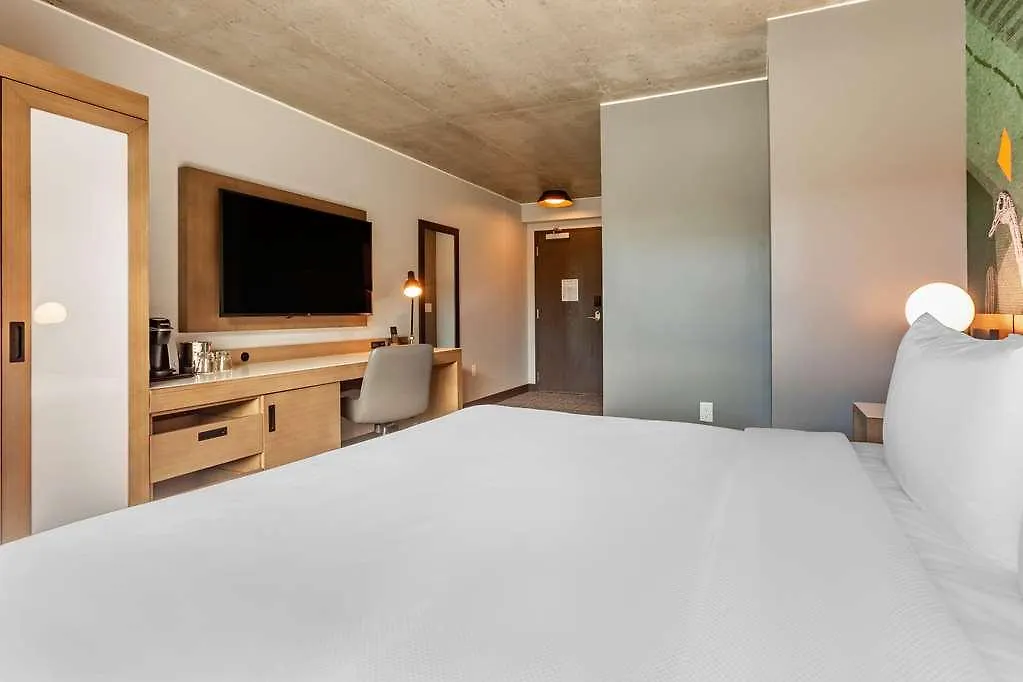 Cambria Downtown Phoenix Convention & Airport Hotel